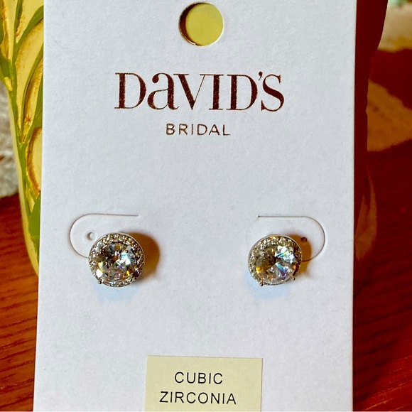 Studs, Cubic Zirconia, White Crystals - Picture 1 of 12